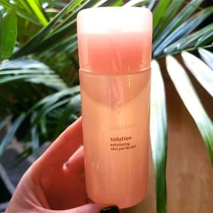 Glossier solution